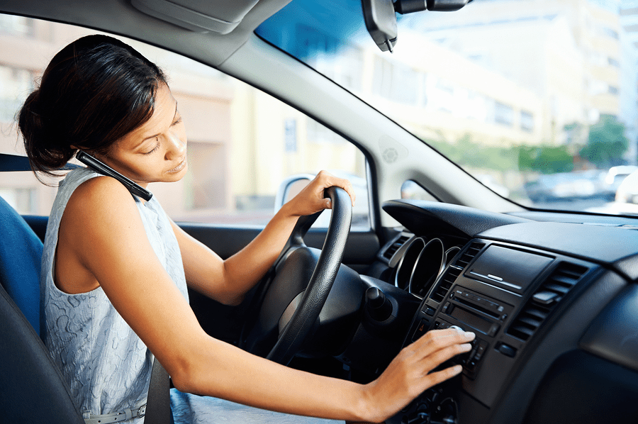 Manual Distractions and the Dangers of MultiTasking While Driving Fuicelli & Lee