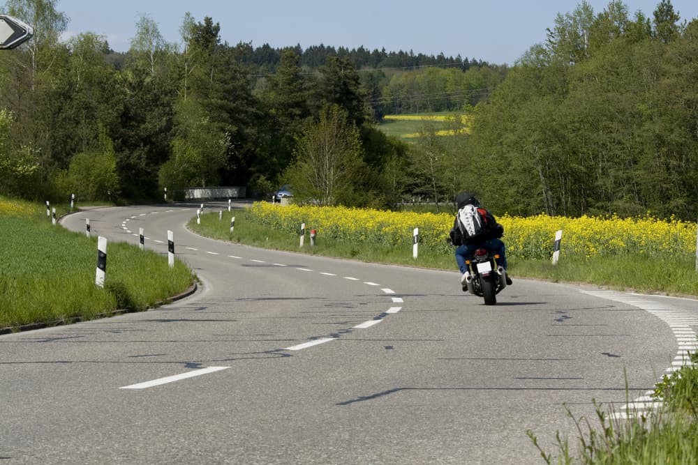 Motorcycle Lane Filtering Now Legal in Colorado